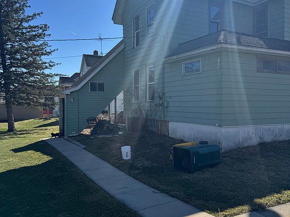 3rd image of 119 10th Ave