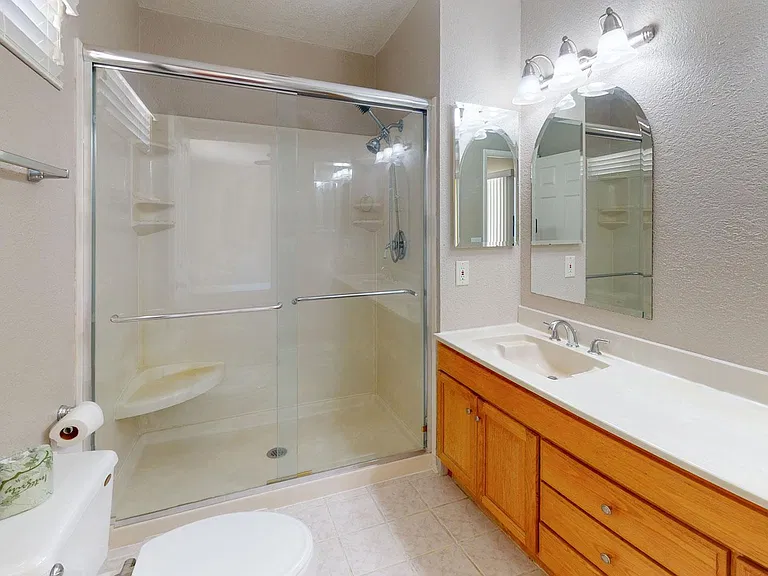 451 Springvalley Dr — Photo 8