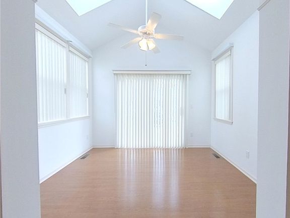 3rd image of 2986 Country Club Ln