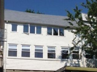 33 Gardner Rd, Nahant, MA 01908