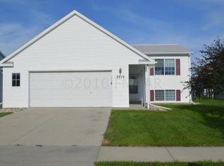 3010 34th St S, Moorhead, MN 56560