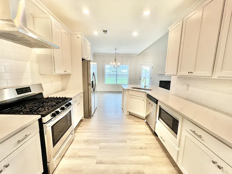 1102 Cavil Hollins Ct — Photo 24