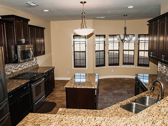5th image of 607 E Lake Dr N