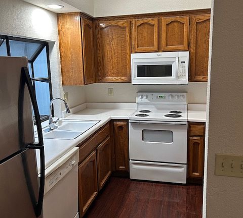 4th image of 4517 Satinwood Way
