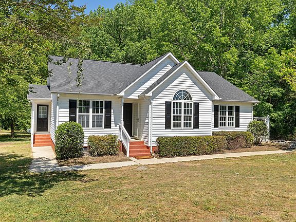 2nd image of 105 McCoy Dr