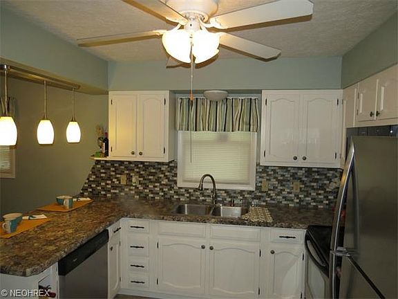 5th image of 424 Honey Ln