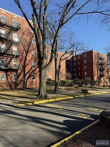 2340 Linwood Ave APT 5B, Fort Lee, NJ, 07024