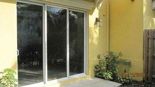 3rd image of 1121 NW 1st Ave