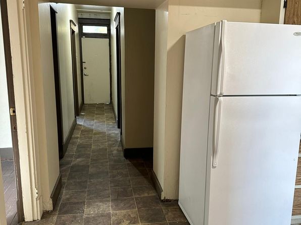 402 Center St #1