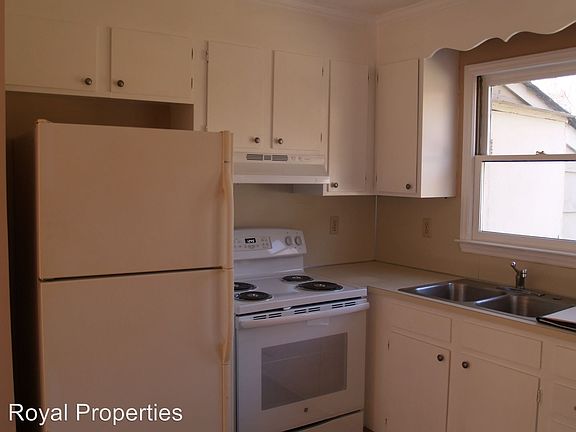 3rd image of 135 Sherrills Ct