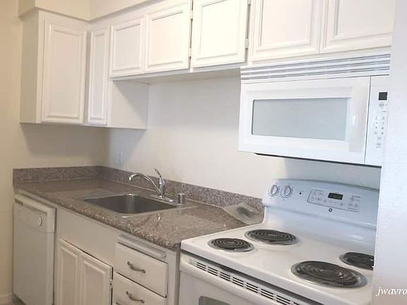 5th image of 2261 Sacramento St APT 201