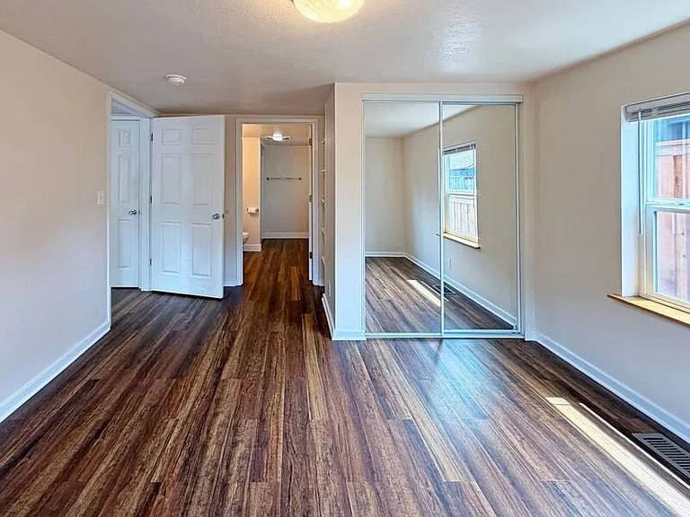 544 W 20th Ave — Photo 7