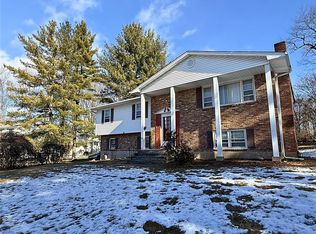 2 Dolphin Rd, New City, NY 10956