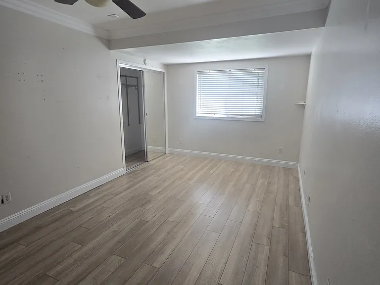 Middle Bedroom