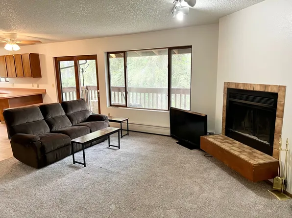 Freshly Renovated - Southside 3 Bedroom, 2911 E 84th Ave APT 4, Anchorage, AK 99507