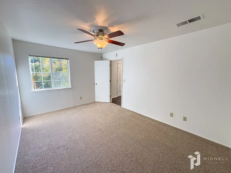 Amanda Place Apartments — Photo 44
