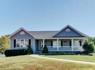 1781 Meadows Rd, Vinton, VA 24179