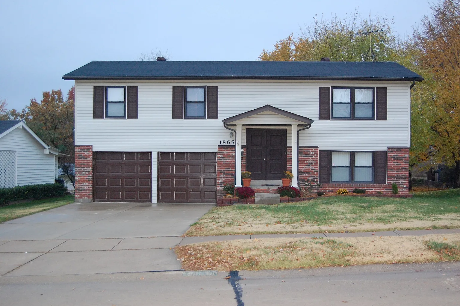 1865 Battlefield Dr photo 1