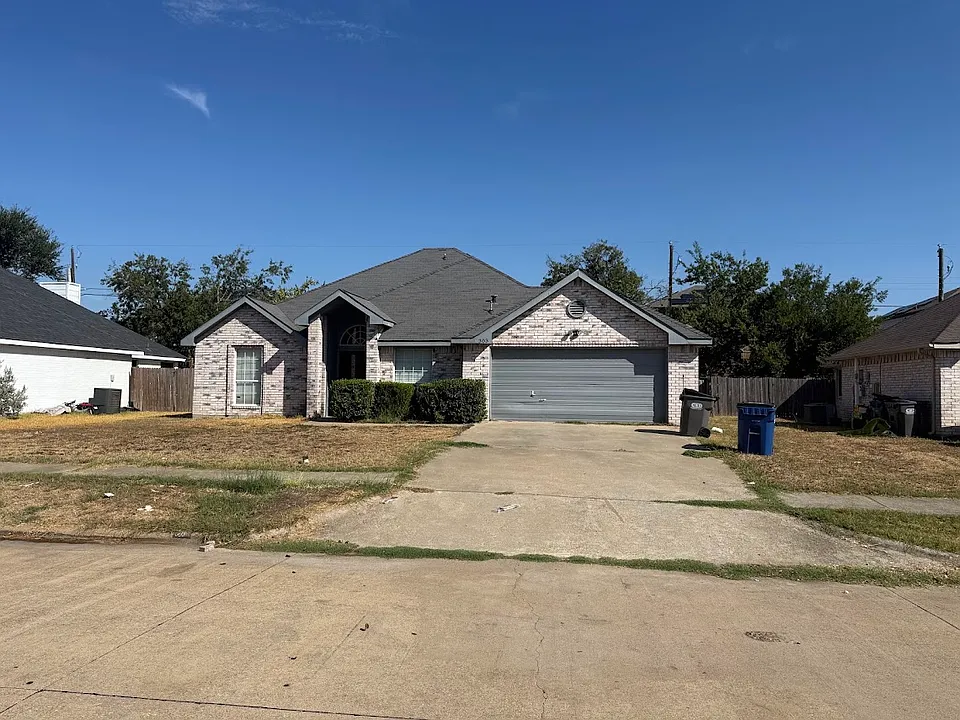 303 Victoria Dr