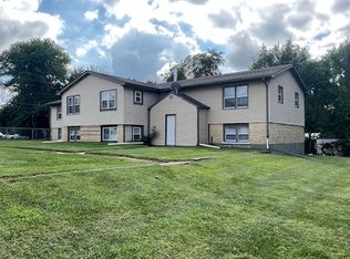 7442 E 2nd St #4, Saint Anne, IL 60964