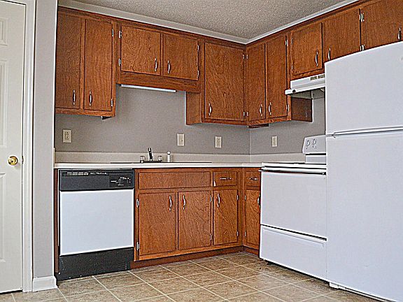 4th image of 2805 Cobalt Dr APT B
