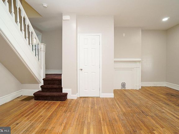 3rd image of 6038 Sansom St