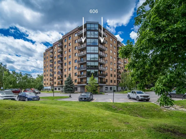 120 Barrett Ct #606, Kingston, ON K7L 5H6