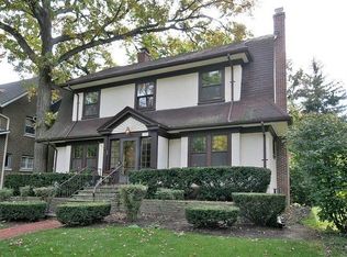 715 Laurel Ave, Wilmette, IL 60091