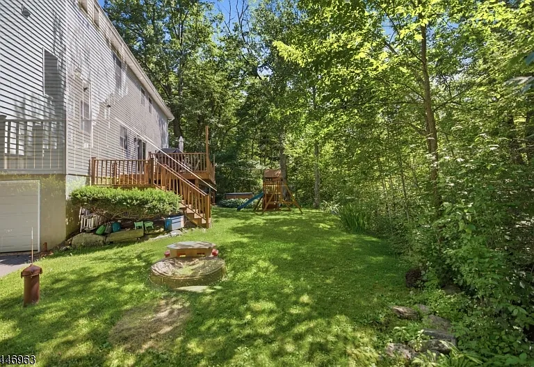 2057 Lakeside Dr W — Photo 7