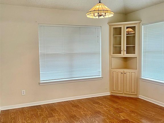 4th image of 6700 Moss Ln