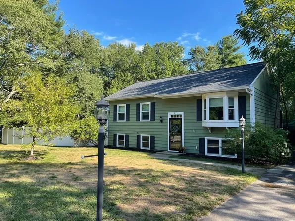 37 Pleasant St, Pembroke, MA 02359
