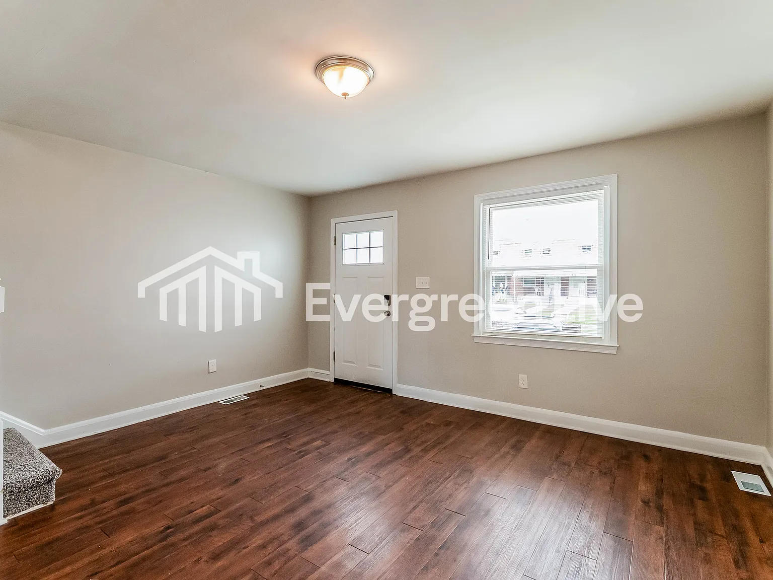 3 bed, 1.0 bath, 1144 sqft, $1,995 — Photo 3