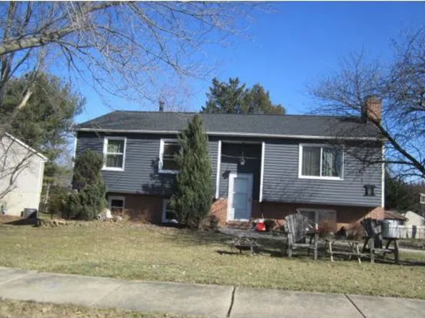 918 Wampler Ln, Westminster, MD 21158