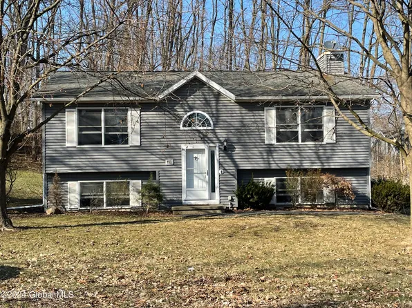 6 E Beacon St, Glens Falls, NY 12801