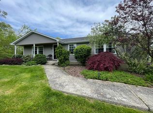 8 Cooks Ln, Gardiner, NY 12525