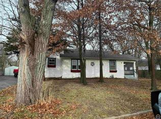 2600 SW Pinehurst Rd, Topeka, KS 66606