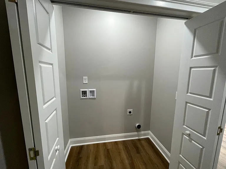 625 E 3rd St #11 — Photo 23