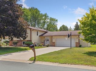 4334 Bear Path Trl, Eagan, MN 55122