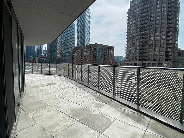 11 Wellesley St W #607 — Photo 15