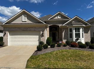 2082 Stonebridge Xing, Stow, OH 44224