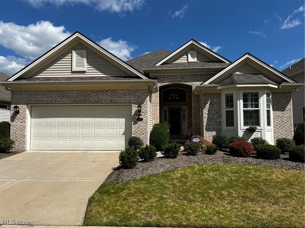 2082 Stonebridge Xing, Stow, OH 44224