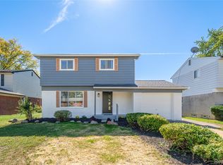 14251 Elgin St, Oak Park, MI 48237