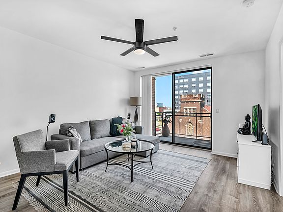 3rd image of 1740 Oak Ave #507