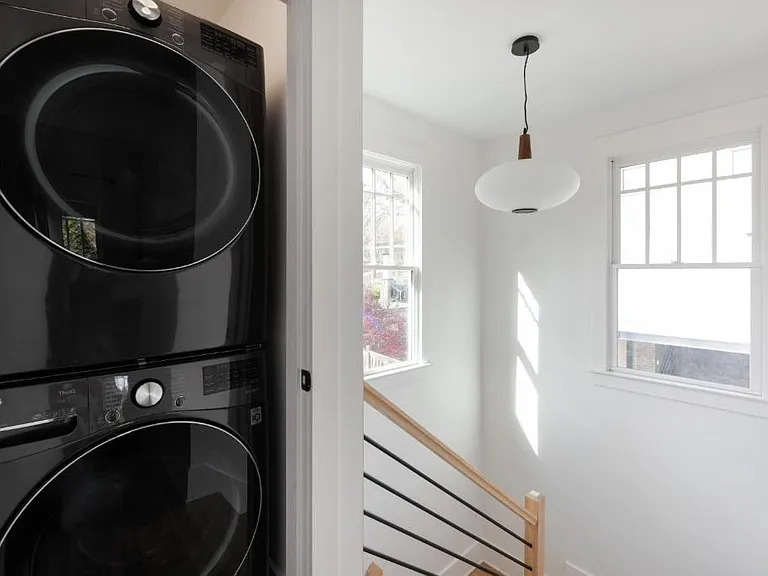 338 Sinclair Ave NE #CH — Photo 16