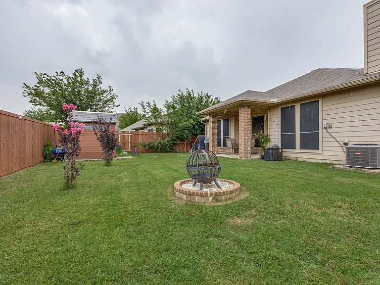 540 Vidalia Ct — Photo 5