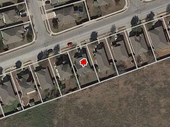 914 S Brook Dr, Leander, TX 78641