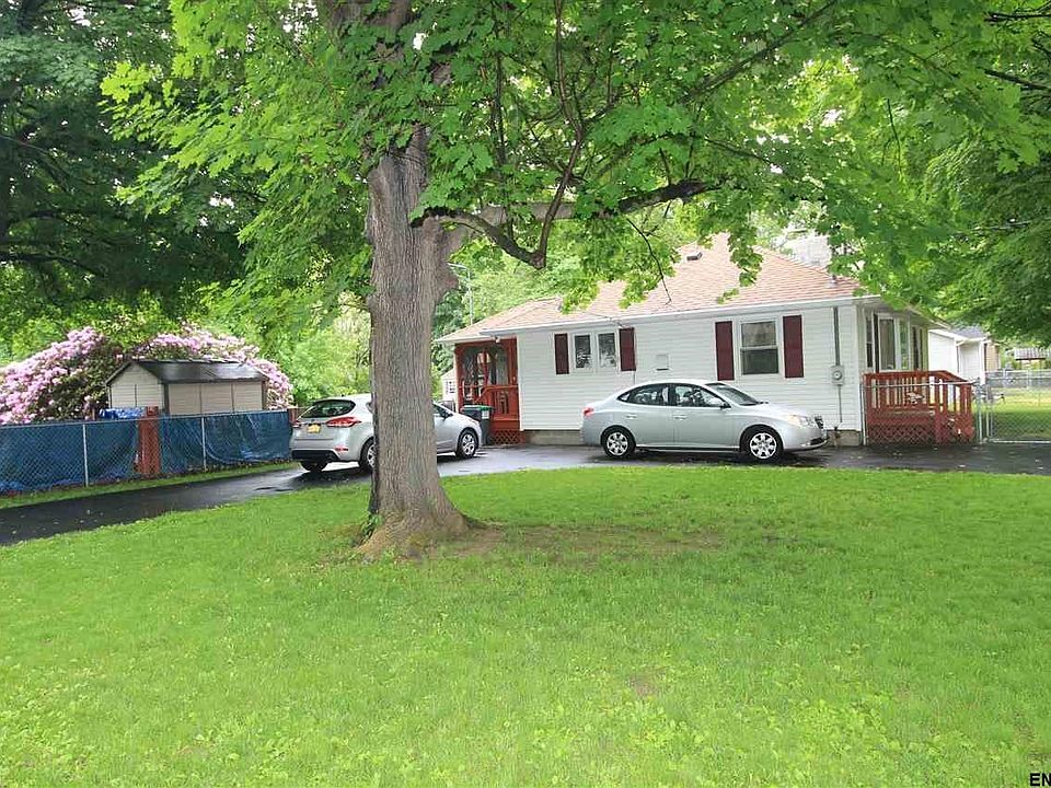 1st image of 3 Stonewood Dr