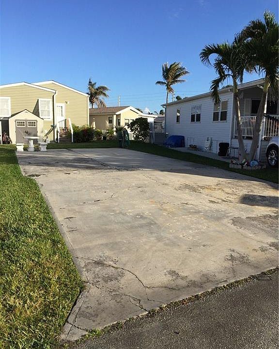 1st image of 748 Nettles Blvd