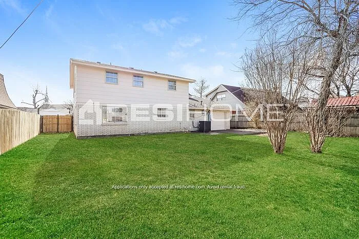 2229 Flair Dr — Photo 13