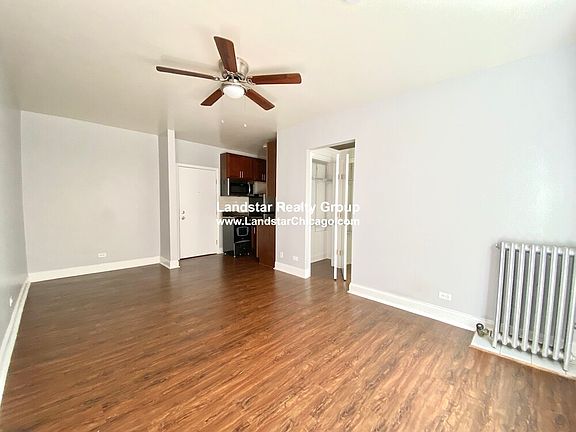2nd image of 4031 N Kenmore Ave APT 205